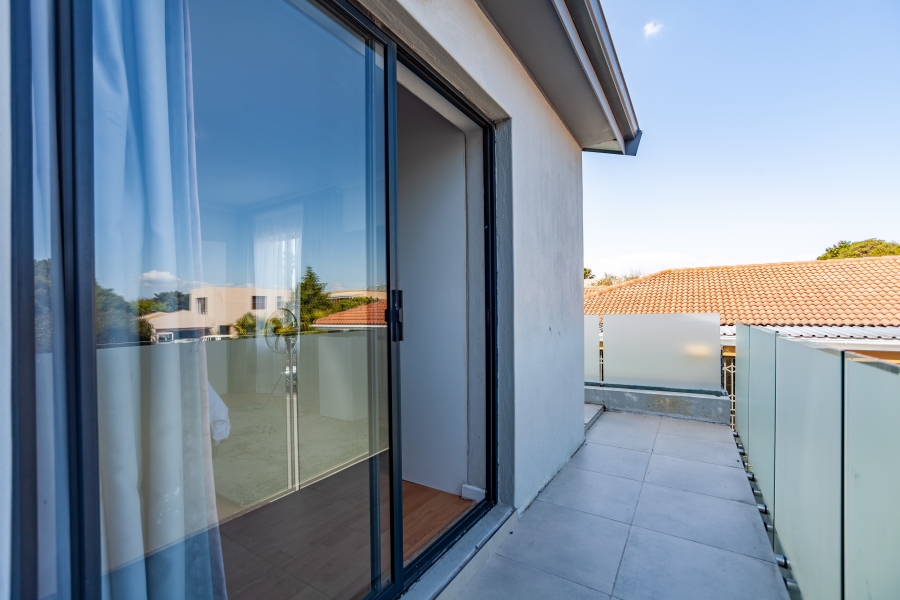 8 Bedroom Property for Sale in Milnerton Ridge Western Cape